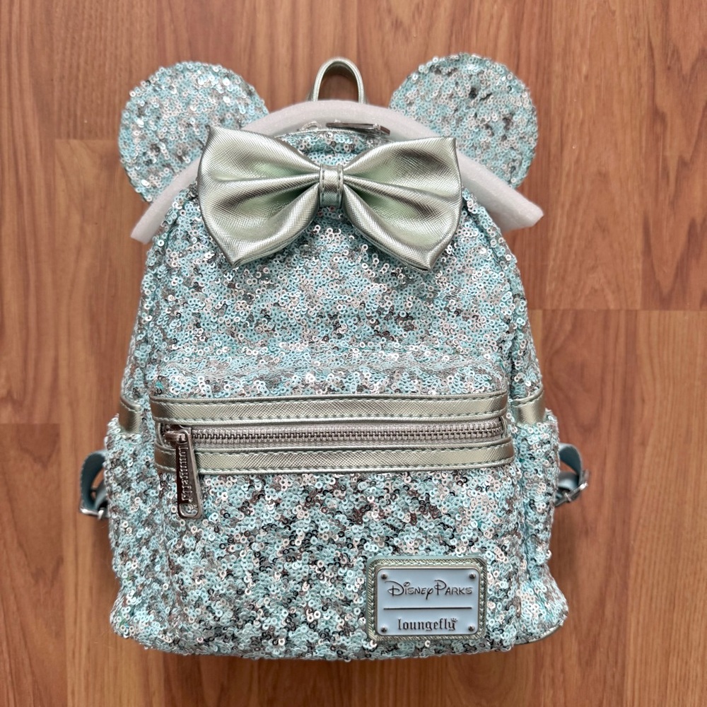 Disney Arendelle Aqua Frozen sequin
Mini Backpack Loungefly